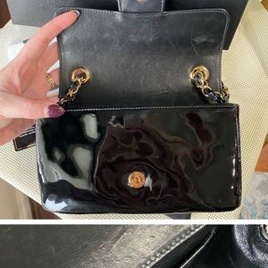 🖤Chanel Camellia crossbody🖤Patent leather crossbody